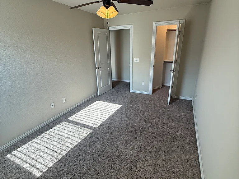 2734 W Kilimanjaro Way — Photo 11