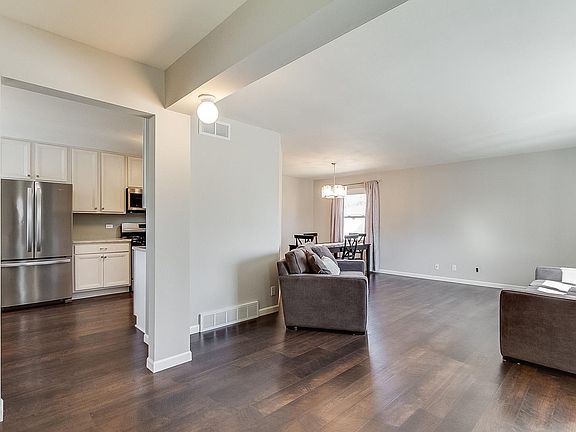 5602 53rd Ave Kenosha WI 53144-large-003