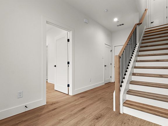 5th image of 2203 Hondo Ave #305
