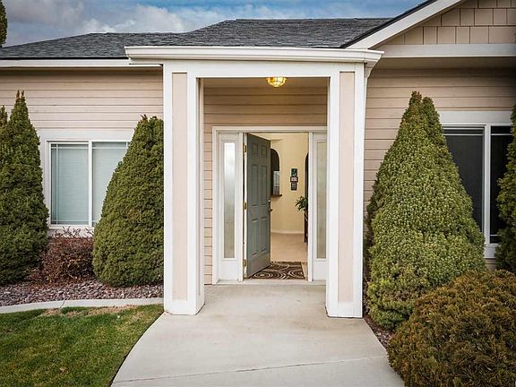 3rd image of 8502 W Bruneau Pl