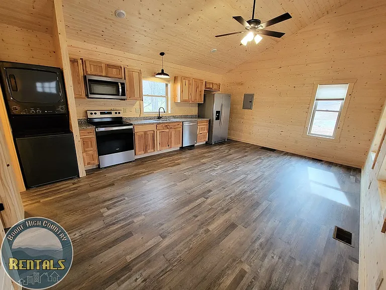 120 Oliver Ln — Photo 3