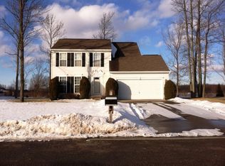 6352 Heritage Point N, Lockport, NY 14094