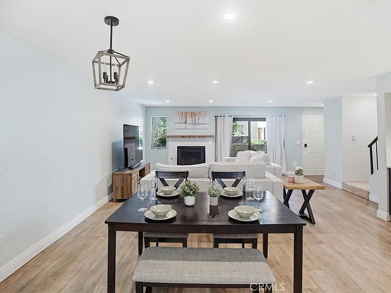 9960 Owensmouth Ave — Photo 3