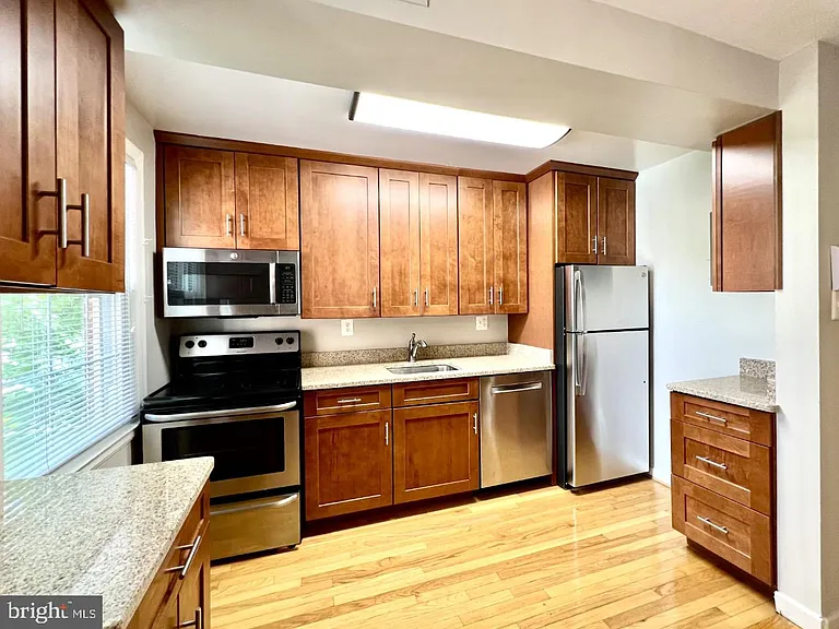 2207 Washington Ave #201 — Photo 2