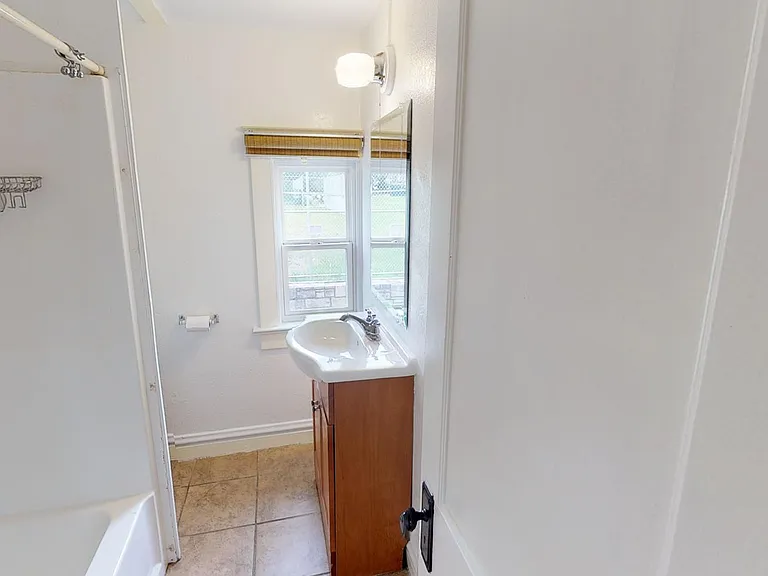 3344 Wyandotte St — Photo 14