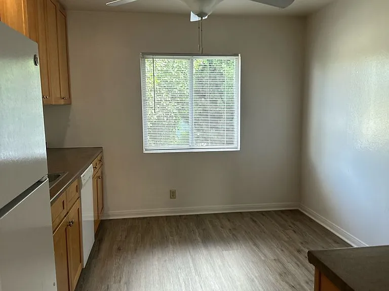 Ponderosa Apartments — Photo 20