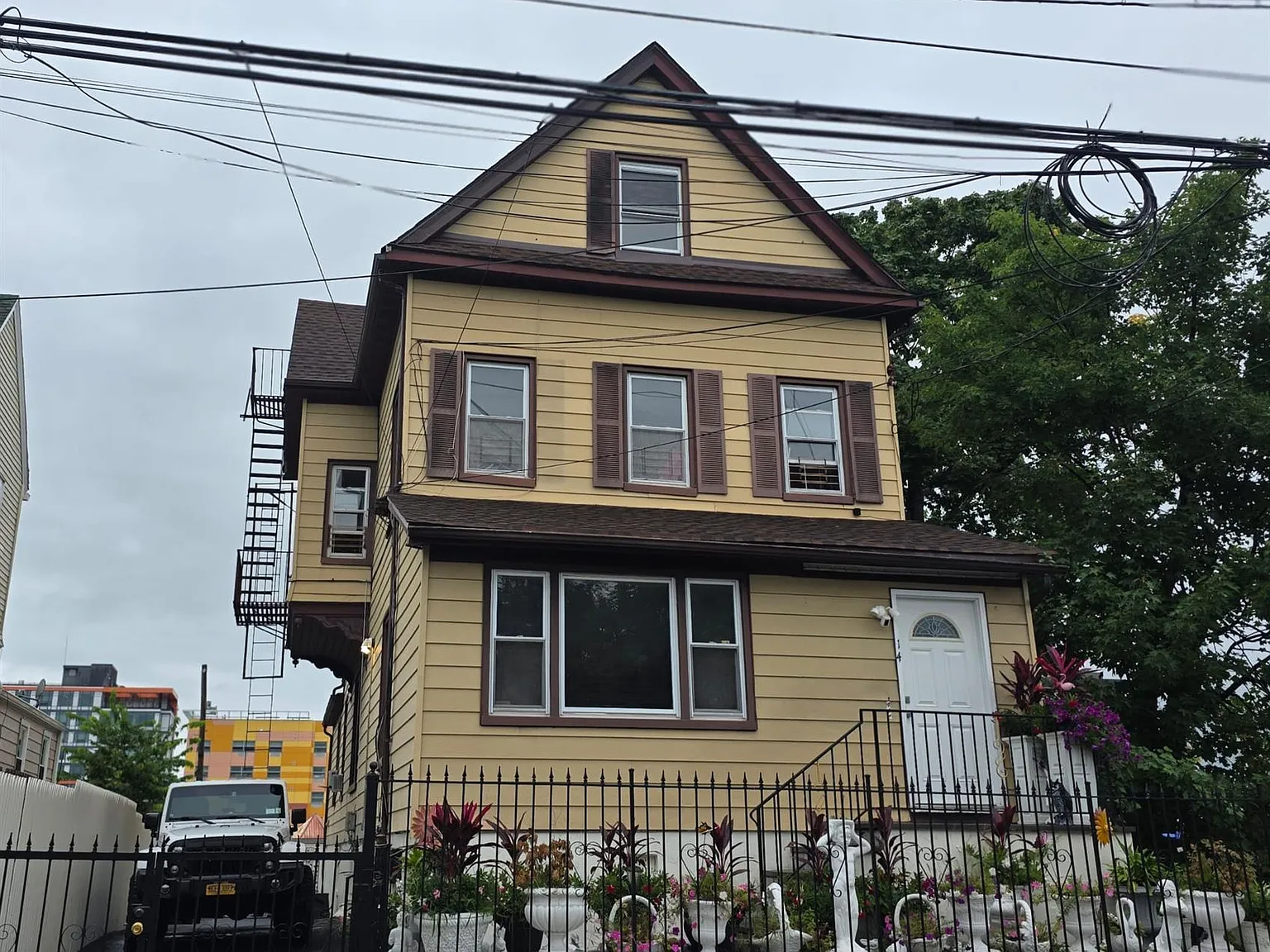 2 bed, 1.0 bath, 800 sqft, $2,700 — Photo 1