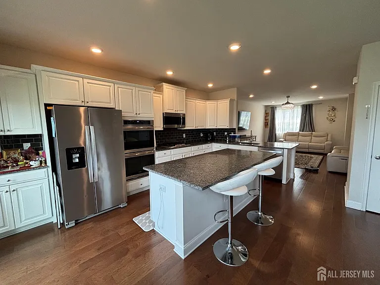 1002 Hights Farm Rd N — Photo 11
