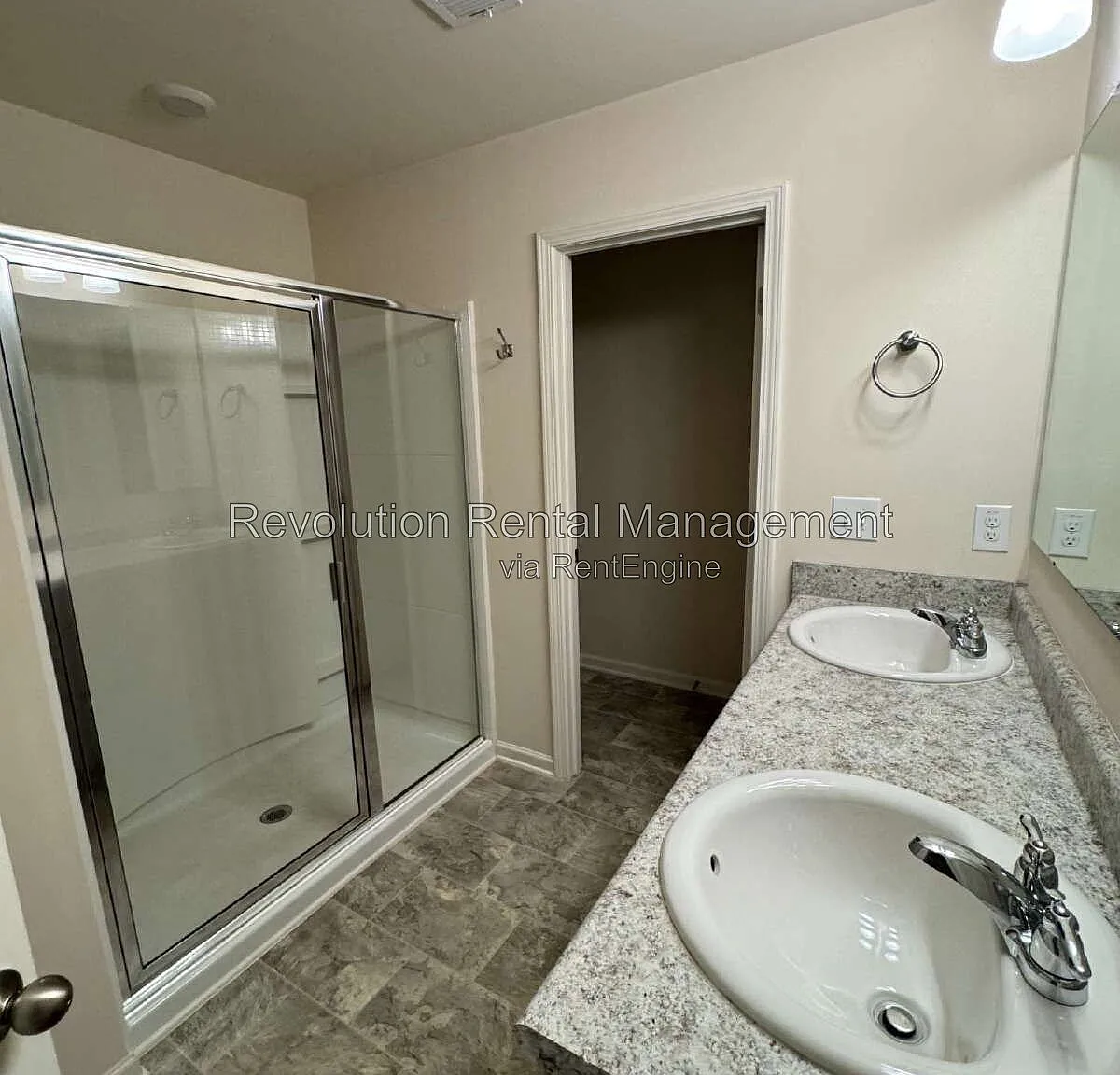 3 bed, 2.5 bath, 1500 sqft, $2,050 — Photo 3