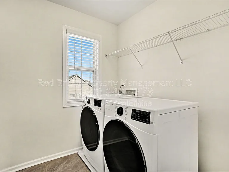 1569 Cambria Ct — Photo 27