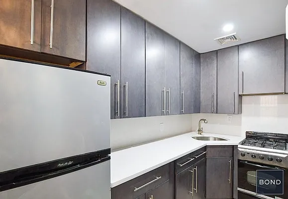 Rented by Bond New York | media 20