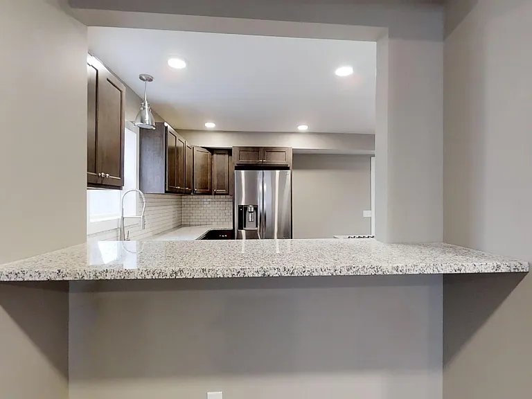 1410 Forbes St — Photo 8