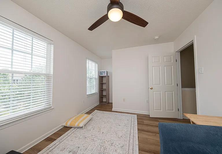 1909 Colonial Dr — Photo 24
