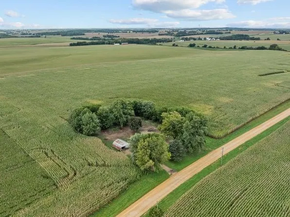 14282 W Robin Rd, Polo, IL 61064