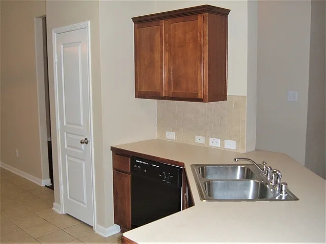 12232 Lamington Dr — Photo 3