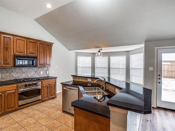 5th image of 15696 Appaloosa Dr