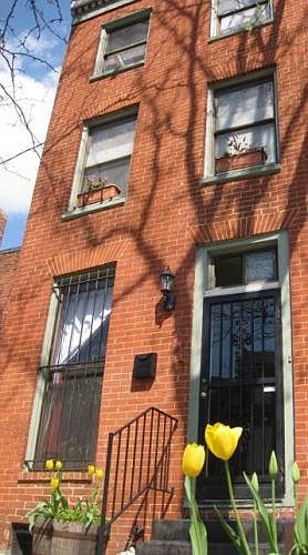 2nd image of 105 Parkin St