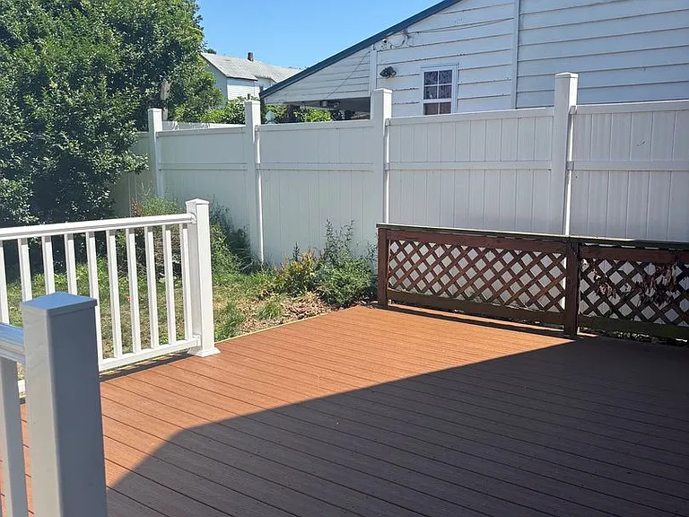 409 Parade St — Photo 19