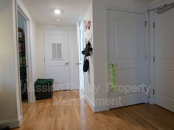 5th image of 11905 Centre St APT 114