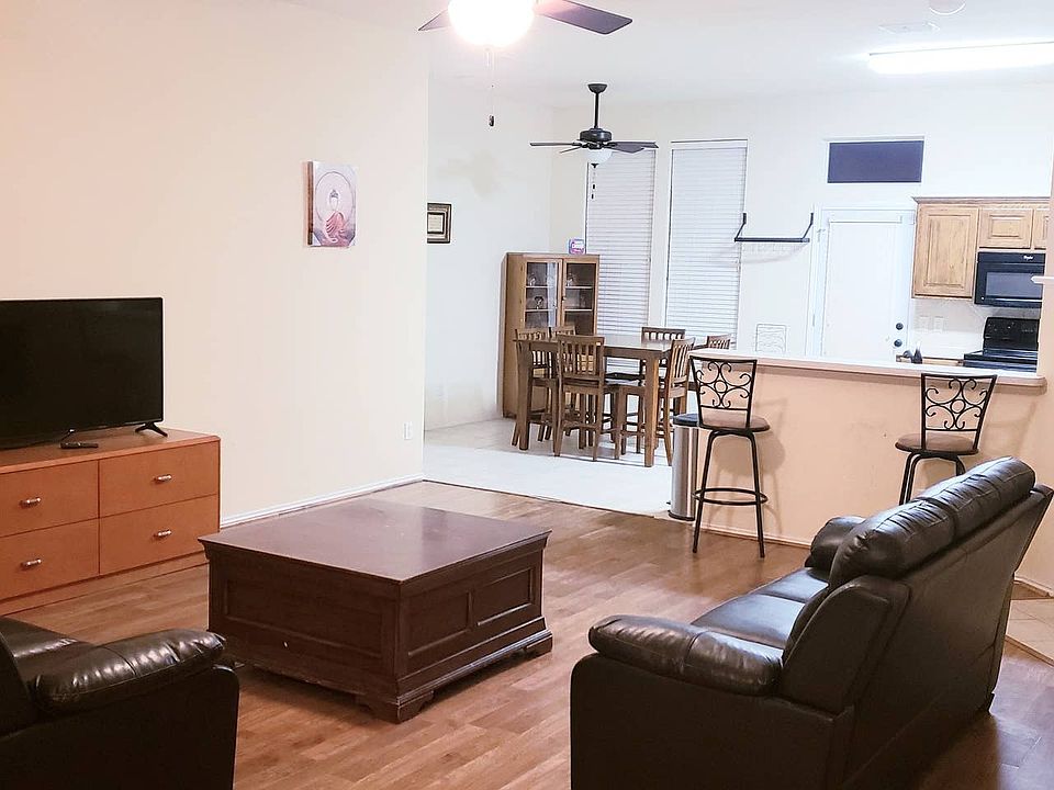 1st image of 806 Aries Dr