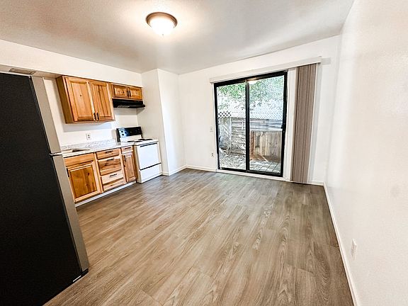 5th image of 172 Columbia Way #B