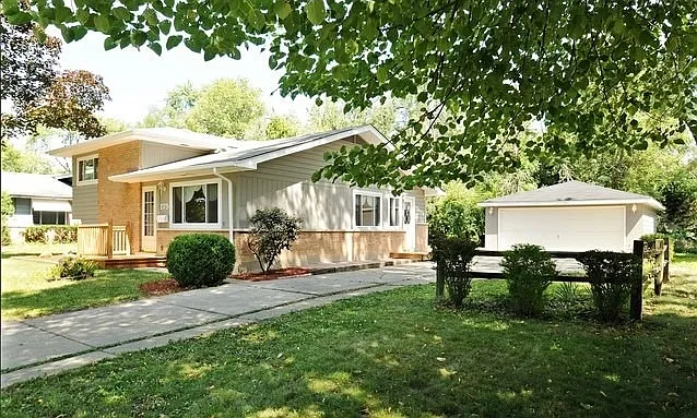 175 Westwood Dr photo 1