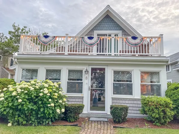 8 East Blvd, Wareham, MA 02571
