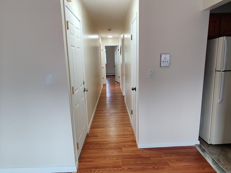 1st image of 1285 E 224th St