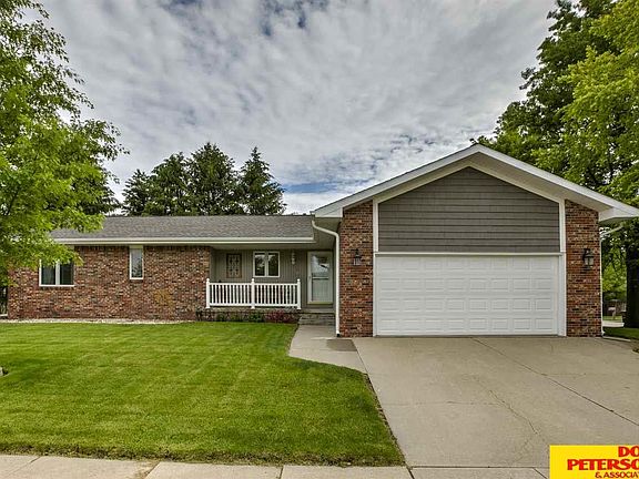 5th image of 2328 Estes Ln