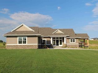 3942 Macbride Pl, Solon, IA 52333