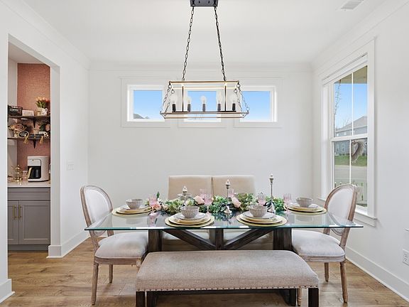 4th image of 224 Cornice Dr