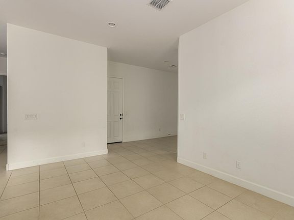 5th image of 428 W Golden Aspen Dr
