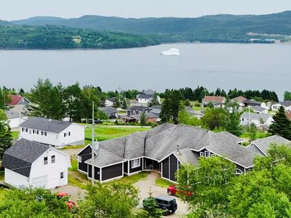 10 Hillcrest Road, Kings Point, NL A0J1HO