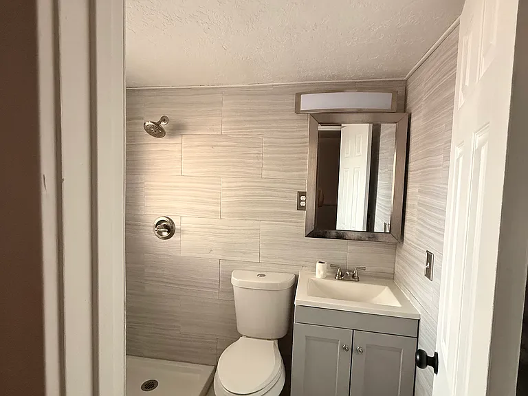 8371 Vine St — Photo 11