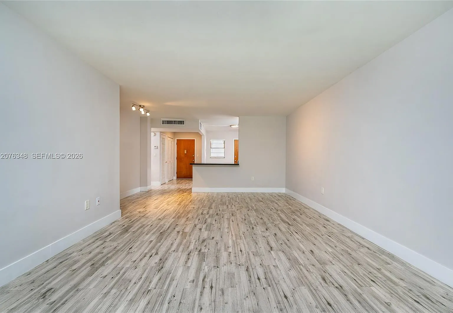 Jade Winds Group Bamboo G — Photo 1