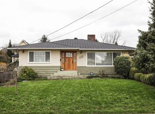 618 E 7th St, North Vancouver, BC V7L1S4