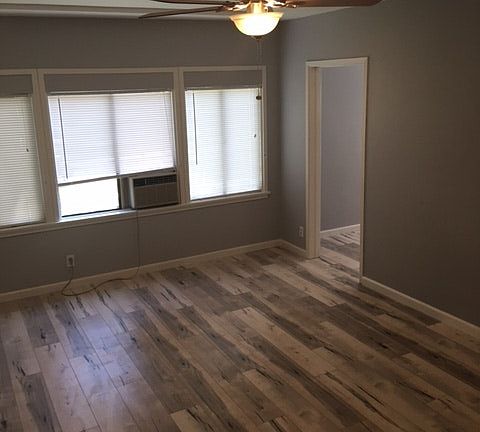 2nd image of 1231 E Lexington Dr