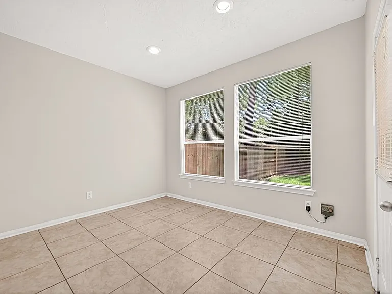 11 Nestlewood Pl — Photo 16