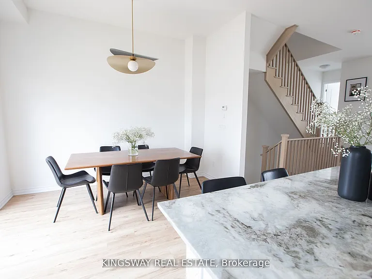 27 Paradox St — Photo 6