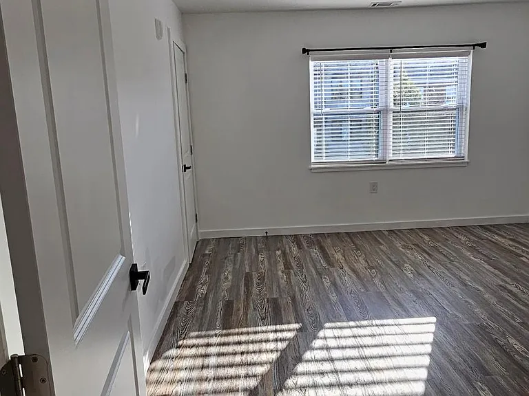 1218 Meigs Pl NE — Photo 11