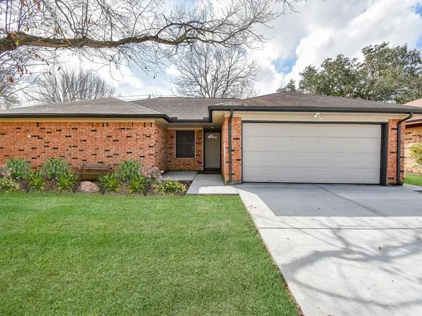 4610 Woodway Avenue, Rosenberg, TX 77471