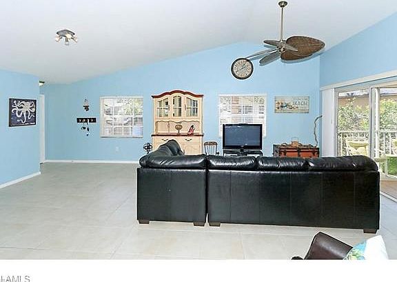 2nd image of 9629 Crescent Garden Dr #H-201