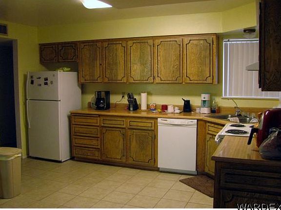 3rd image of 402 Emery Dr