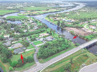 471 SE Pine Rd, Port Saint Lucie, FL 34984