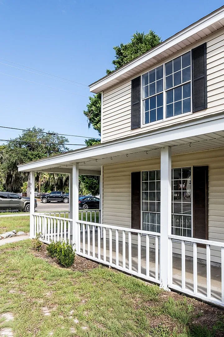 Beautifully Renovated Home in the Heart of Port Royal Walk to Everything! — Photo 3