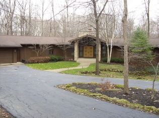 2300 Hidden Lakes Dr NE, Warren, OH