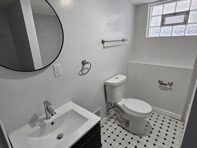 3115 Quay St — Photo 18