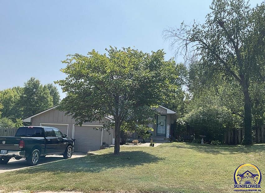 1st image of 4657 SE 26th Ter