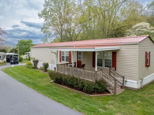 207 Park Ave, Franklin, NC 28734