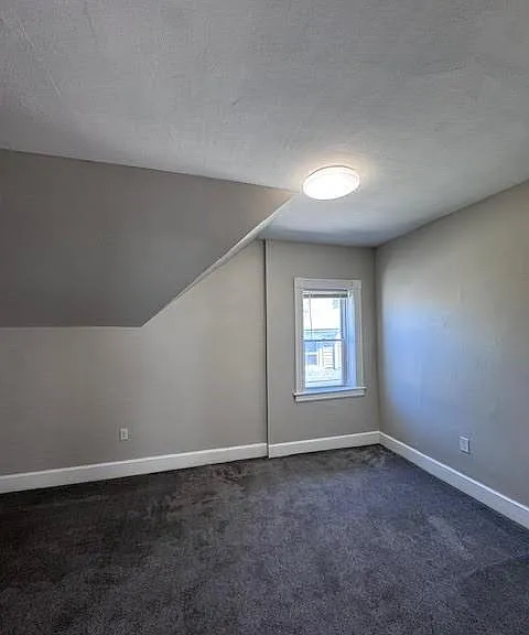52 Canton St — Photo 10